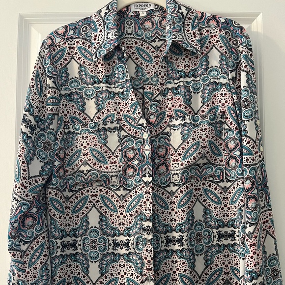 Express Slim-fit Blouse - Picture 1 of 3